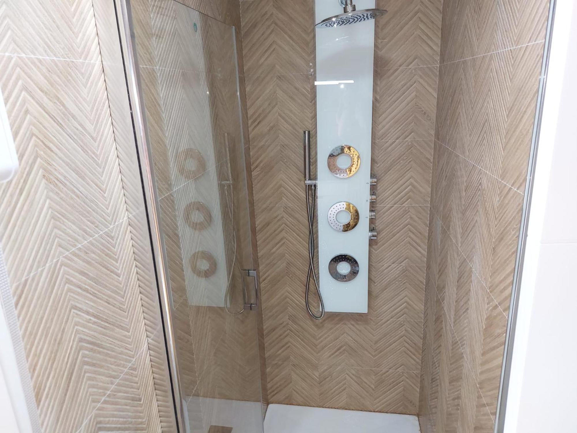 Piso En El Centro Apto 5 Personas Con Garaje Privado 阿维莱斯 外观 照片